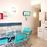 Bristol * ביביונה